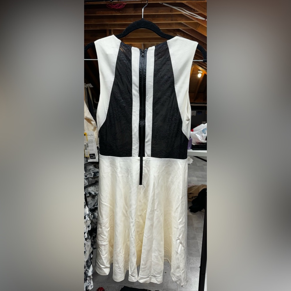 Alice + Olivia NWT Sleeveless Lace Dress - Picture 8 of 10